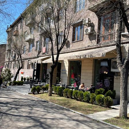Komitas Apartement Erivan Dış mekan fotoğraf